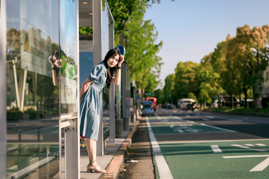 アジアの女性, カジュアルドレス, ストリートシーンの無料の写真素材